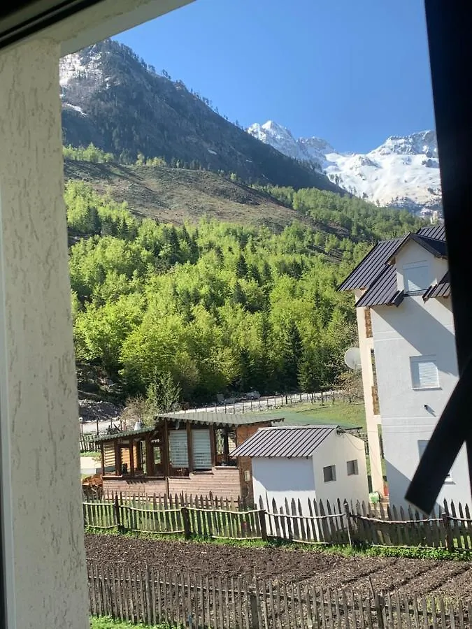 Bujtina Izet Selimaj Hotel Valbone 0*,