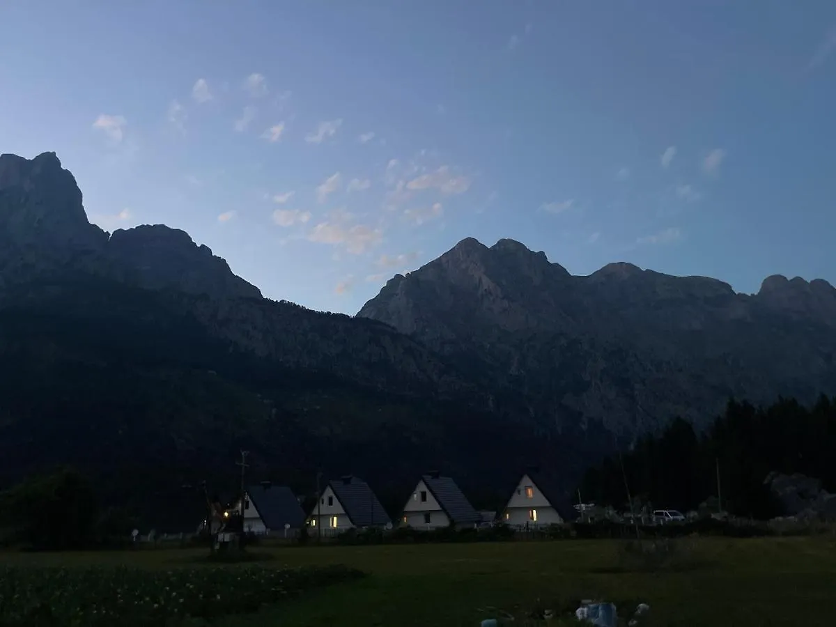 Bujtina Izet Selimaj Hotel Valbone 0*,