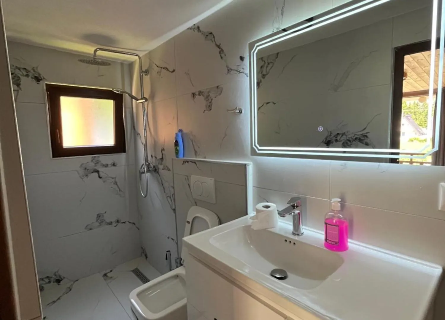 Bujtina Izet Selimaj Hotel Valbone 0*,  Albania