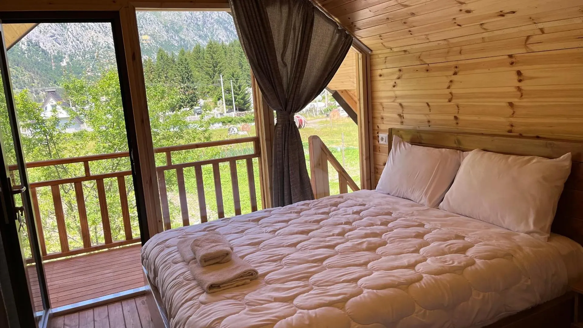 Bujtina Izet Selimaj Hotel Valbone Albania