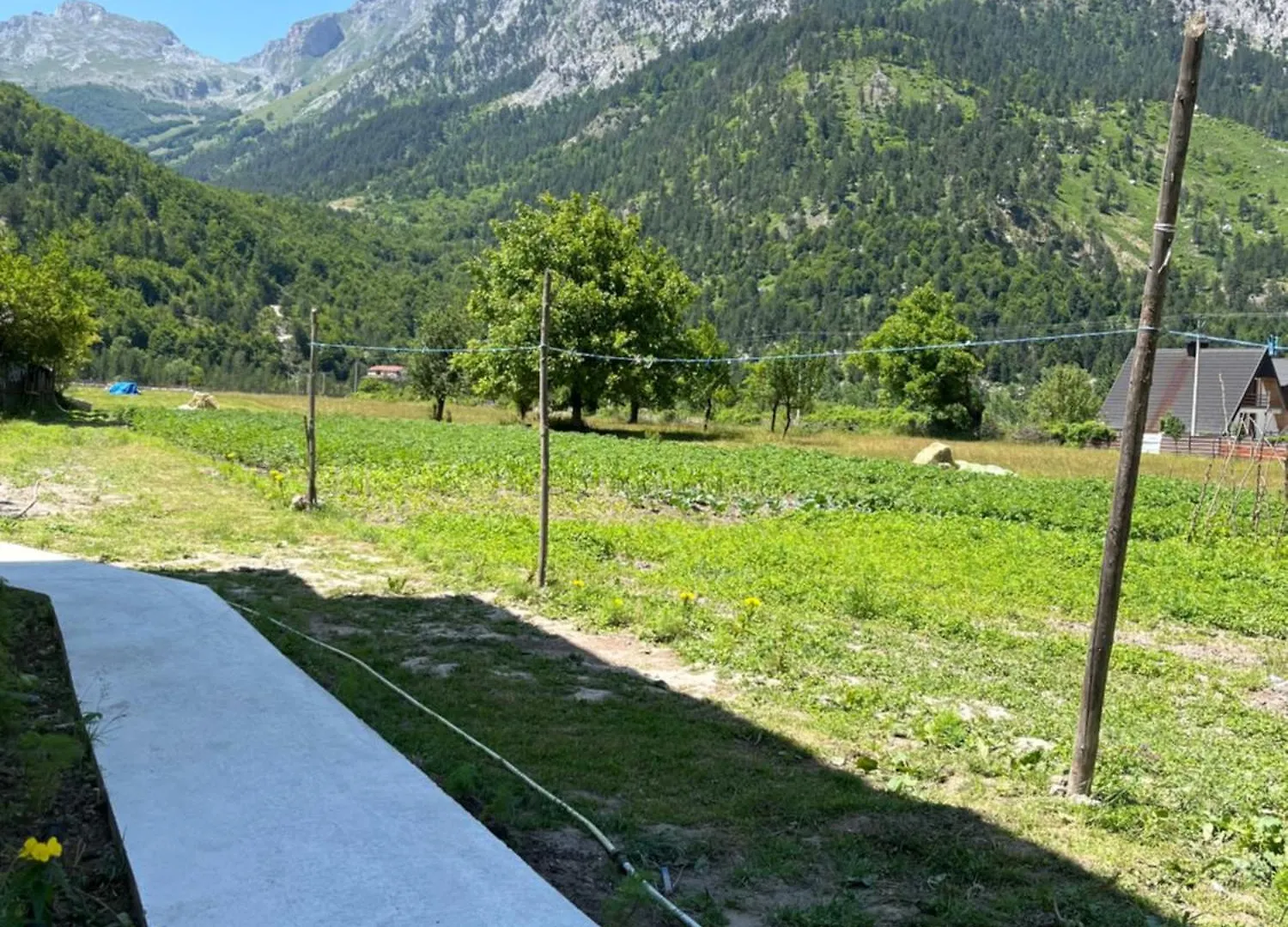 Bujtina Izet Selimaj Hotel Valbone 0*,