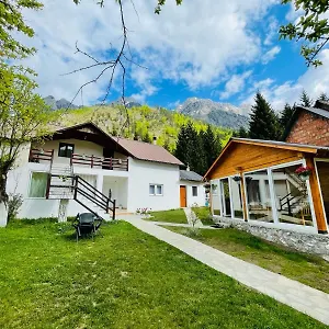 Bed & Breakfast Bujtina Arlindi, Valbona