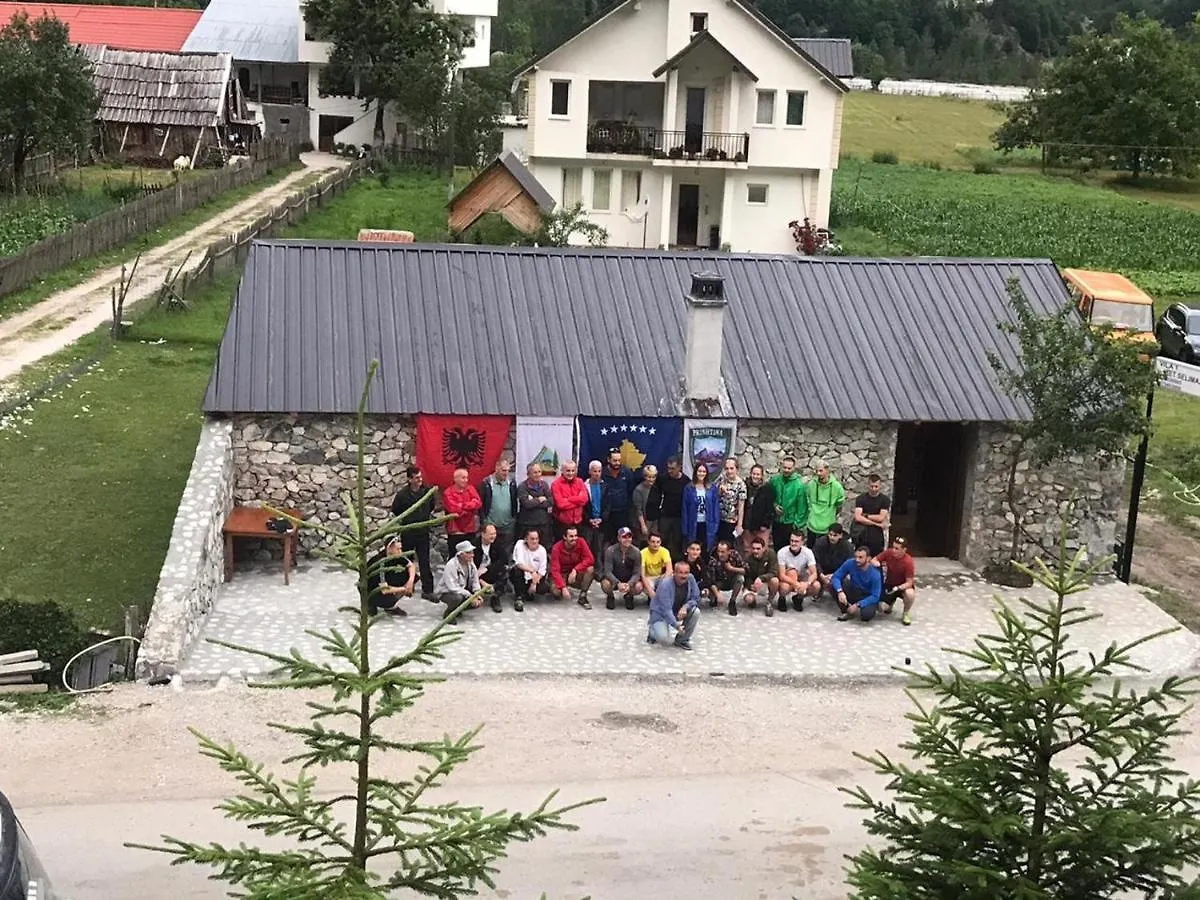 Bujtina Izet Selimaj Hotel Valbone Guest house