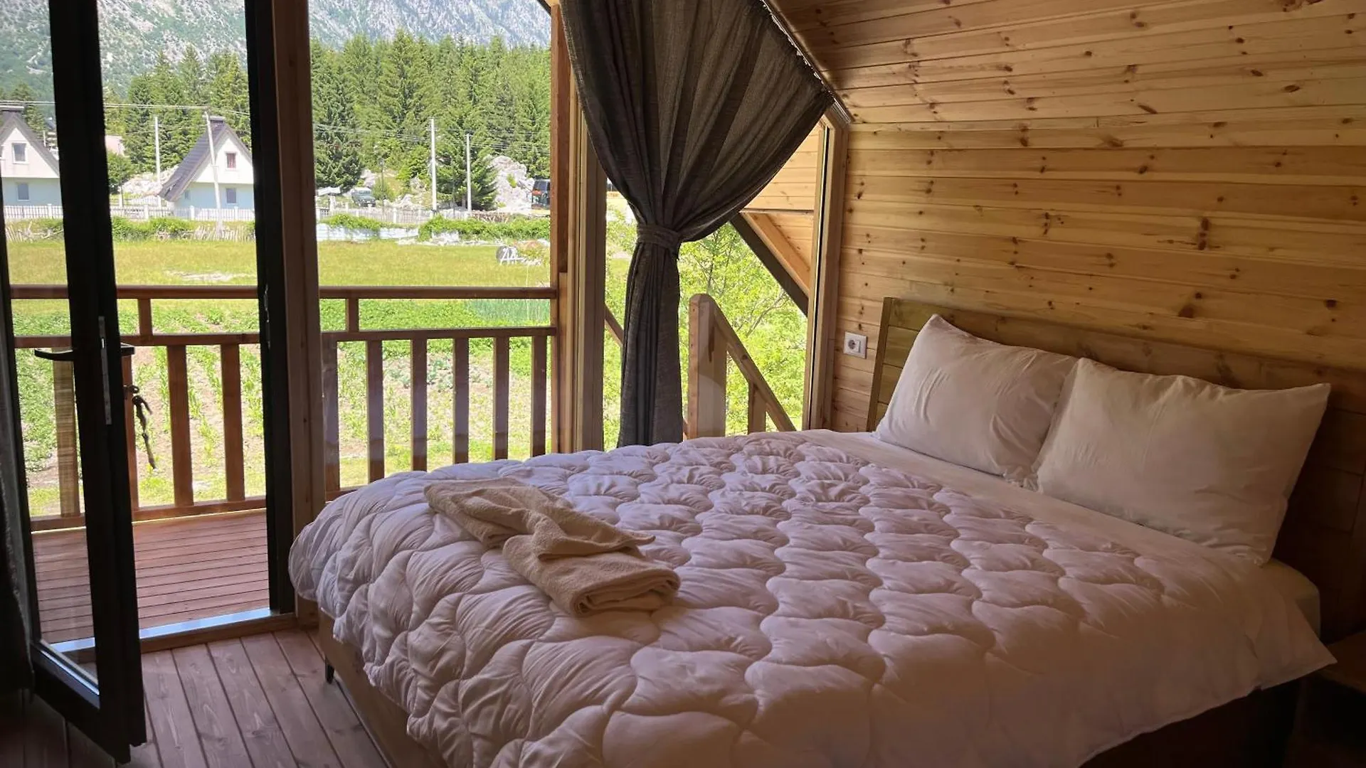 Guest house Bujtina Izet Selimaj Hotel Valbone Albania